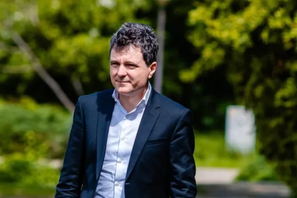 Nicușor Dan fuge de dezbaterea cu Sebastian Burduja: Doar primii doi candidați contează