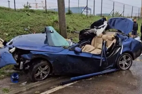 Accidentul de la Mangalia, suprins de camerele de supraveghere: un mort și un rănit grav, cu brațul amputat, după ce s-au răsturnat cu un BMW - VIDEO
