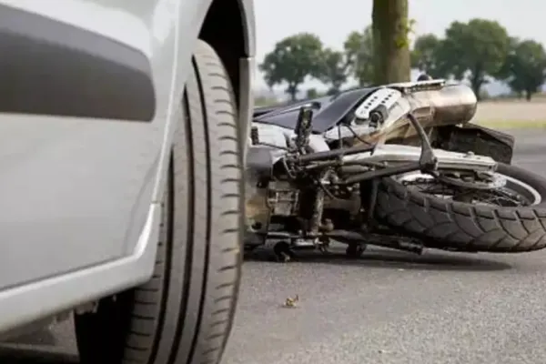 Accident TERIBIL în apropiere de Năvodari. Trei motociclete au intrat într-un TIR. A fost trimis elicopterul SMURD