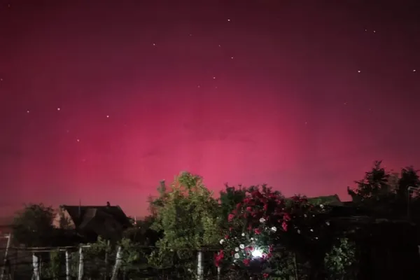 Aurora boreală s-a văzut din nou pe cerul României. Spectacol inedit, imagini de vis