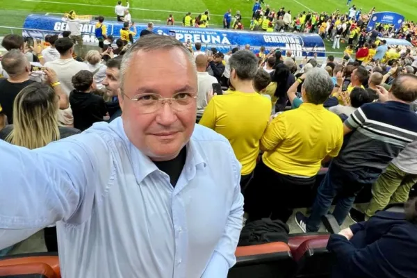 Nicolae Ciucă, prezent la meciul de adio al Generației de Aur: Mii de români se înclină, în această seară, în fața legendelor fotbalului românesc