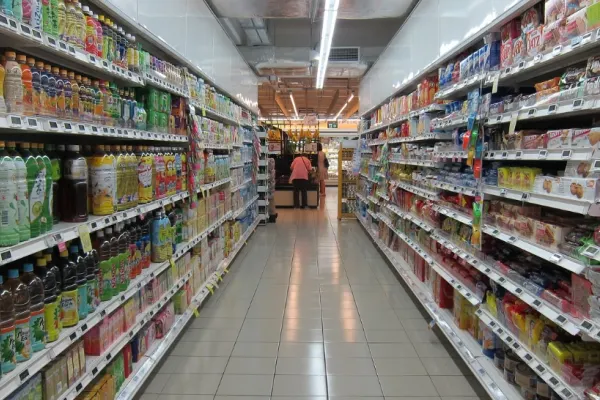 Plafonarea prețului alimentelor nu va fi prelungită – surse. Bolojan le dă o nouă lovitură românilor, de la 1 octombrie