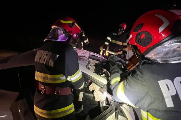 Șase persoane au fost rănite într-un accident, la Aninoasa, în care au fost implicate 2 mașini