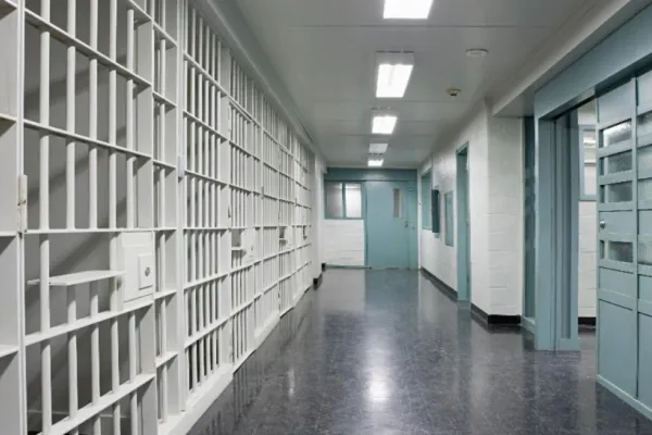 Bărbatul evadat de la un punct de lucru al Penitenciarului Tulcea, prins de polițiști