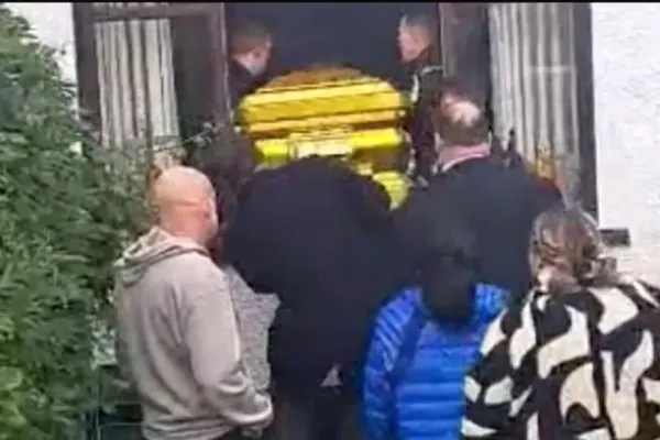 Înrmomântare regească pentru un interlop. Bărbatul a avut sicriul de aur