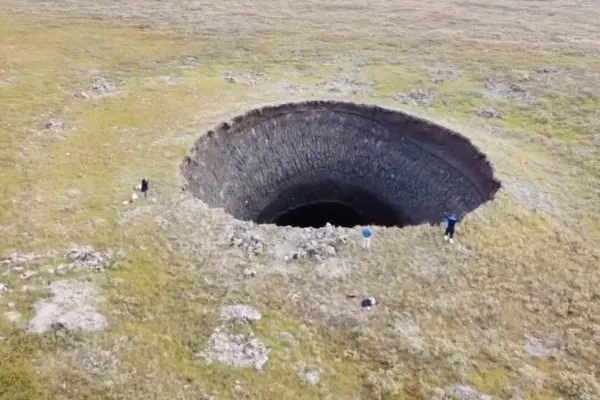 "Poarta către Iad" se extinde în Rusia: imagini șocante cu fenomenul care provoacă îngrijorare la nivel mondial - VIDEO