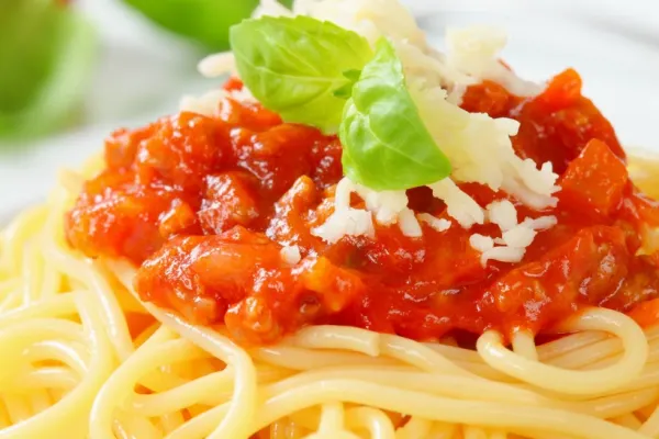Cum obții un sos clasic pentru paste, la fel ca în Italia. Ingredientul secret care-l face cremos și delicios