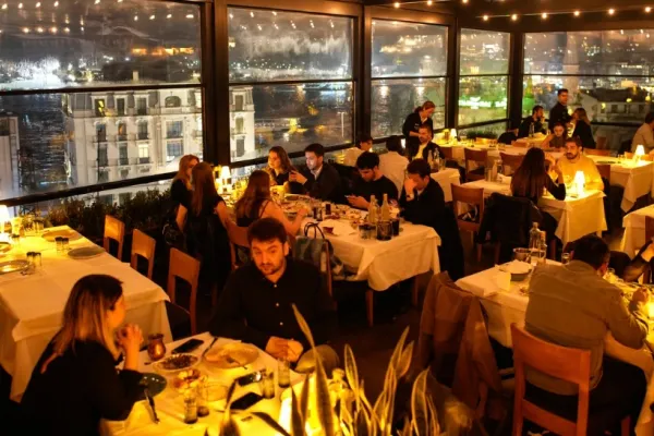 Prețurile exorbitante din restaurantele din Turcia îi sperie pe turiștii români. „E prea mult, nu-mi mai trebuie”