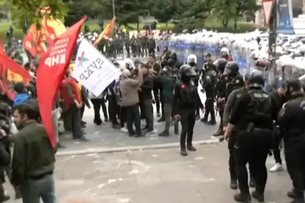 Proteste violente de Ziua Muncii, în Turcia: manifestanții, puși la pământ cu tunuri de apă