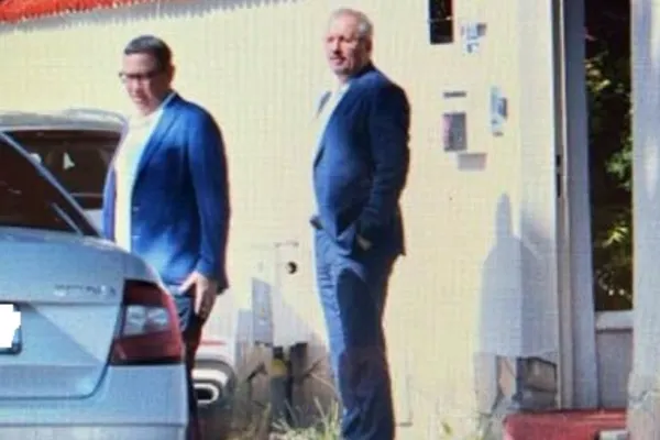 IMAGINI BOMBĂ cu locotenenții lui Coldea! Anca Alexandrescu: Încercarea politicienilor de a-l scoate nevinovat demonstrează, de fapt, profunzimea acestui Stat Paralel
