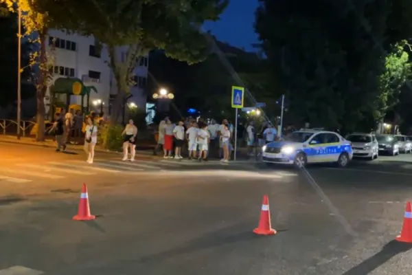 O femeie a murit după ce a fost spulberată chiar pe trecerea de pietoni de o mașină condusă de un tânăr de 19 ani