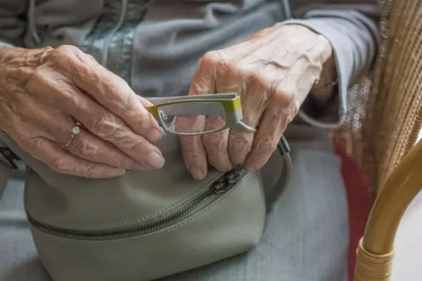 Ministrul Muncii, explicații despre întârzierea deciziilor de pensionare: Când vor ajunge la oameni