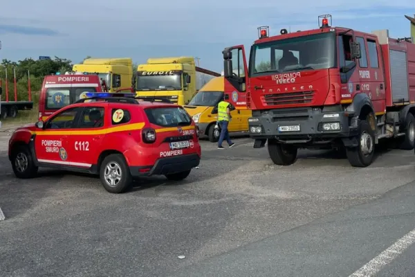 Accident grav pe DN1. O mașină s-a izbit de un microbuz plin cu copii. A fost activat PLANUL ROȘU!