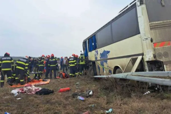 Cinci oameni au ajuns la spital după un accident de autobuz produs în Maramureș