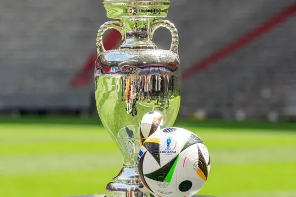O zi până la debutul Euro 2024. Cum arată mingea oficial a turneului din Germania, care costă 150 de euro