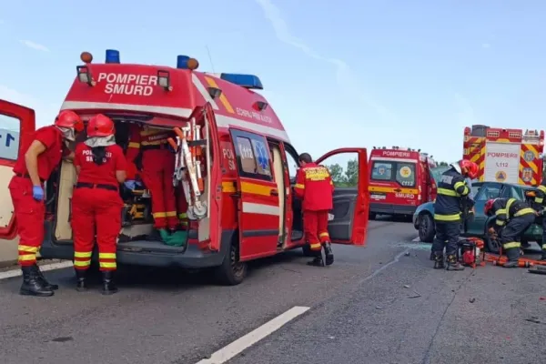 Accident grav pe DN 72, în Dâmbovița. Doi tineri de 20 de ani, șoferi de dubă, au băgat în spital trei copii, cu vârste cuprinse între 3 şi 5 ani