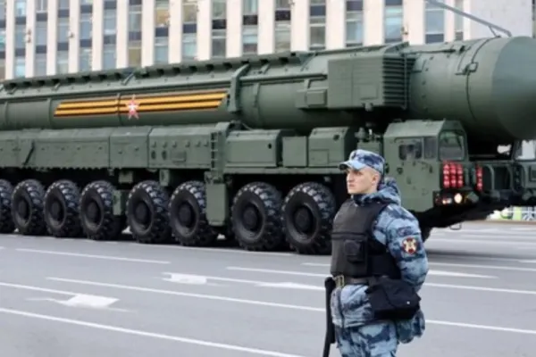O nouă undă de șoc de la Kremlin: Rusia începe revizuirea doctrinei sale nucleare. Ce se ascunde în spatele acestei decizii