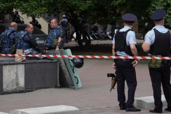 Mai mulți deţinuţi, susținători ai Statului Islamic, au luat ostatici într-un arest preventiv din Rusia. Forțele speciale i-au ucis în timp record