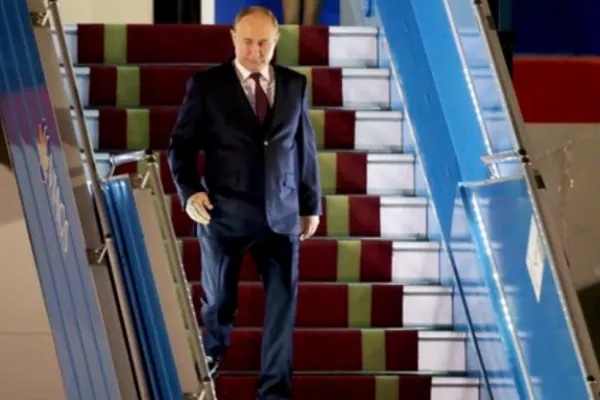 Vladimir Putin a ajuns în Vietnam pentru o vizită oficială