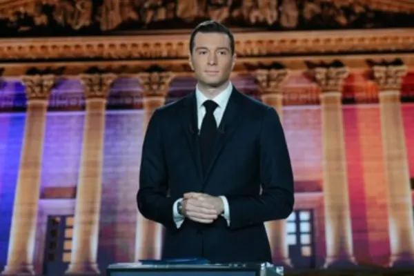 Alegeri cruciale în Franța. Macron s-ar putea trezi cu primul guvern de extremă dreapta de la cel de-al Doilea Război Mondial încoace