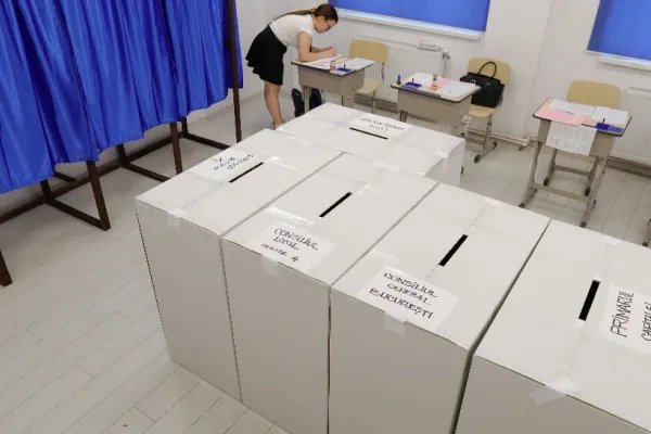 Alegeri 2024. Val de incidente, la secțiile de votare. Polițiștii au dat peste 200 de amenzi