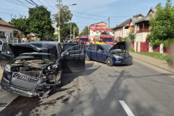Accident grav în Suceava. Șase oameni au suferit răni, unul a ajuns la spital