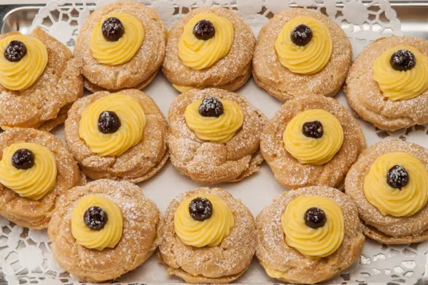 Zeppole. Rețetă de gogoși din bucătăria italiană