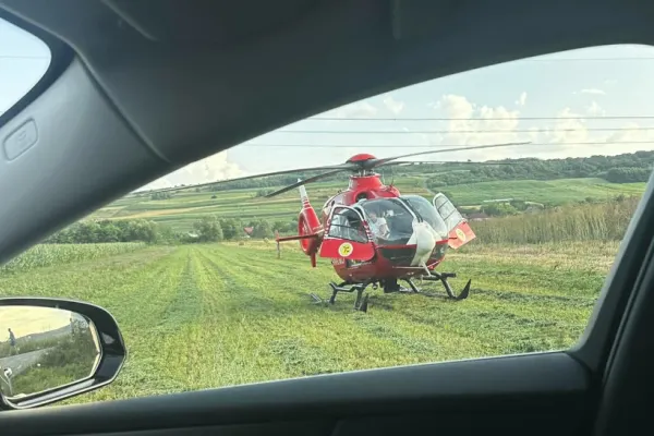 Grav accident de circulație în județul Cluj: un tânăr de 30 de ani este resuscitat la fața locului. A fost solicitată intervenția elicopterului SMURD