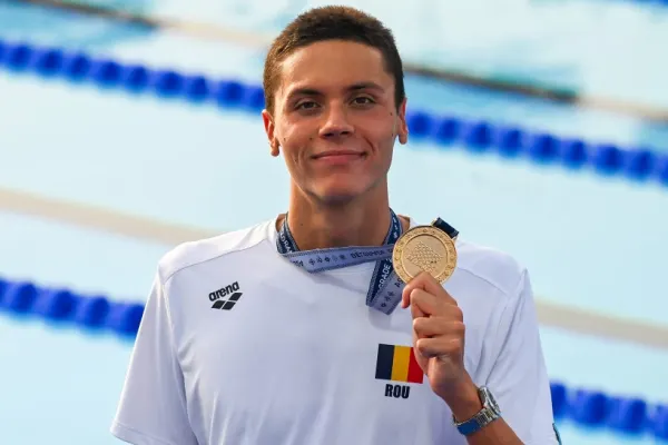David Popovici, medalie de aur şi record european la 100 m liber VIDEO