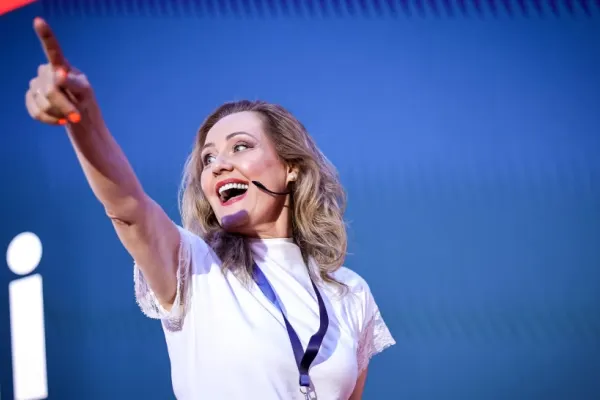Elena Lasconi întinde mâna către liberali: Sunt pentru o guvernare USR cu un PNL condus de Ilie Bolojan