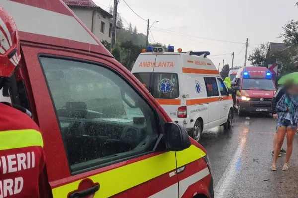 Un microbuz și un TIR, implicate într-un accident grav de circulație pe DN17. A fost activat PLANUL ROȘU de intervenție FOTO & VIDEO