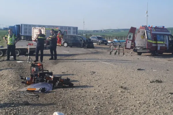 Cine sunt victimele accidentului din Suceava soldat cu 5 morți. Familia cu doi copii se întorcea din concediu