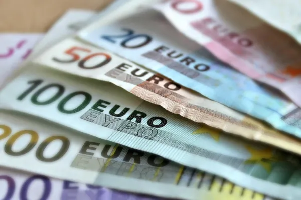 Italia acordă un bonus de 1000 de euro cetățenilor vulnerabili. Cine are dreptul să primească acești bani?