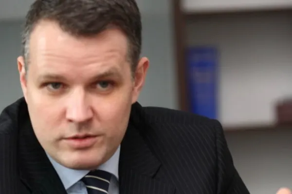 Cine este Ionuț Bazac, omul care se lăuda că-i duce sacoșele cu bani lui Mircea Geoană: cum a ajuns milionar din afaceri în sănătate și armament