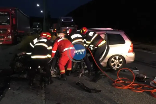 Accident auto grav în Mehedinți. Un șofer a murit după ce a intrat cu mașina într-un TIR | VIDEO