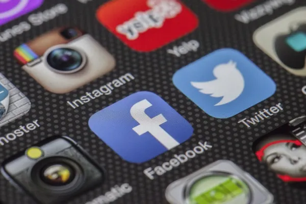 Grupul Meta scoate presa de stat rusă de pe Facebook, Instagram și WhatsApp