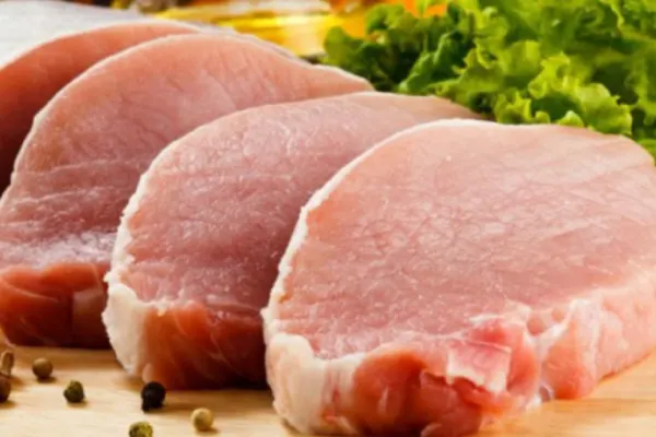 Motivele pentru care carnea de porc e mai periculoasă vara pentru sănătate decât celelalte tipuri de carne