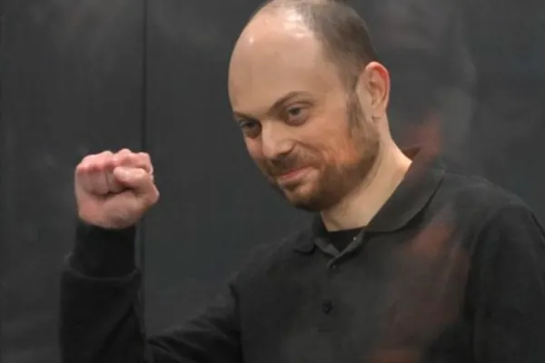 După Navalnîi, Kremlinul este decis să radă orice urmă de opoziție. Vladimir Kara-Murza a fost spitalizat în închisoare, în stare gravă de sănătate