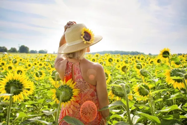 Cât trebuie să stai, de fapt, la soare ca să îi dai organismului doza de vitamina D de care are nevoie. Mai mult de atât poate deveni periculos pentru sănătate