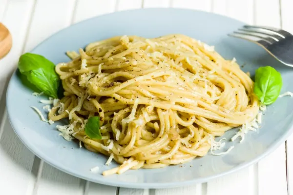 Cacio e Pepe. Rețetă de paste simplă din bucătăria italiană