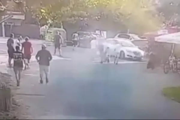 Au început AUDIERILE în cazul accidentului din Pantelimon. Minorul care a spulberat doi cobii, adus în cătușe la Parchet