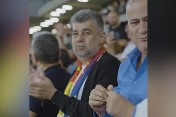Lovitură de imagine în scandalul pensiilor: Ciolacu, filmat pe stadion. Cine l-a însoțit la meci pe liderul PSD VIDEO