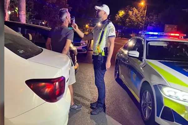 Un șofer drogat a semănat teroare pe străzile din Capitală. Bărbatul, "anesteziat" de un cockteil de substanțe interzise: ce le-a declarat polițiștilor
