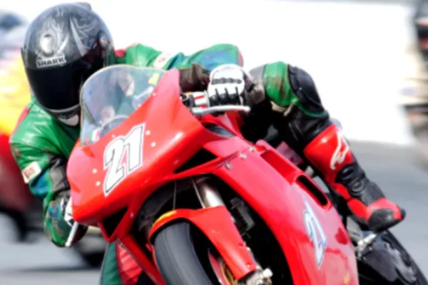 Tragedie pe circuitul din Nogaro: un motociclist a murit în timpul unei curse. Cum s-a produs accidentarea
