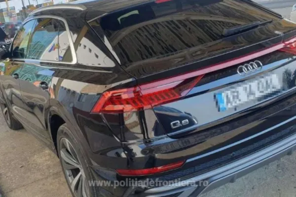 Bolid în valoare de 40.000 de euro, căutat de autorităţile din Italia, depistată la intrarea în România. Cine se afla la volan