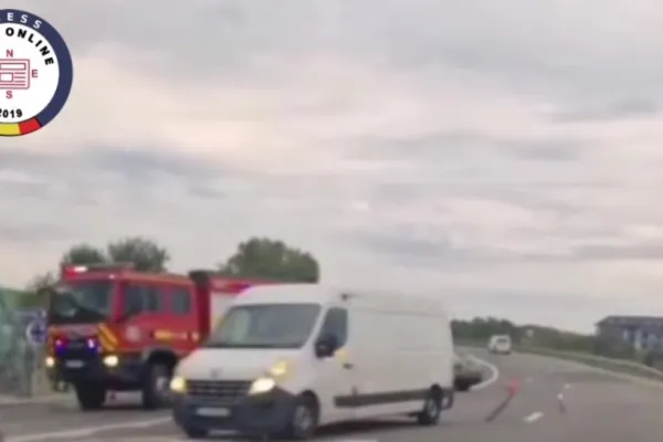 Accident rutier pe DN1! Patru tineri au fost spulberați de o dubă - VIDEO