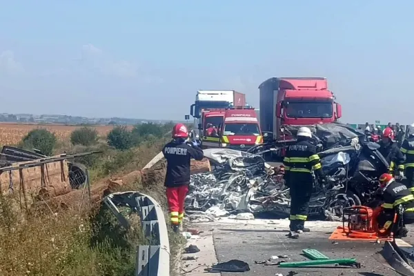 Angajat al Consulatului Ungariei, mort într-un grav accident, pe autostrada Timișoara–Lugoj. Un camion plin cu bușteni a intrat pe contrasens - FOTO