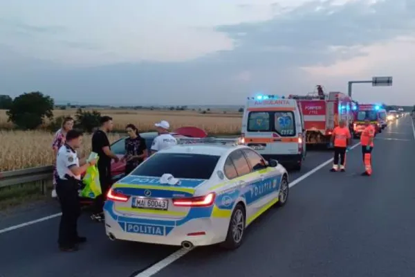 Accident pe DN29, în localitatea Huţani. Trei maşini au intrat în coliziune. Circulaţia a fost oprită pe ambele sensuri de mers