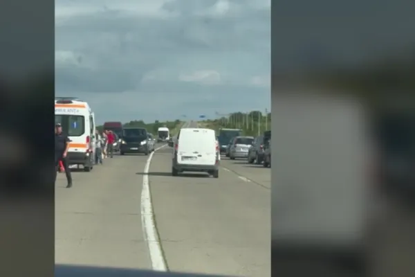 Accident cumplit! Cinci oameni au murit în mașinile care au luat foc
