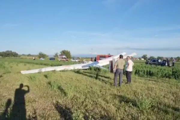 Accident aviatic! Un planor s-a prăbușit la Deva. Pilotul a fost rănit